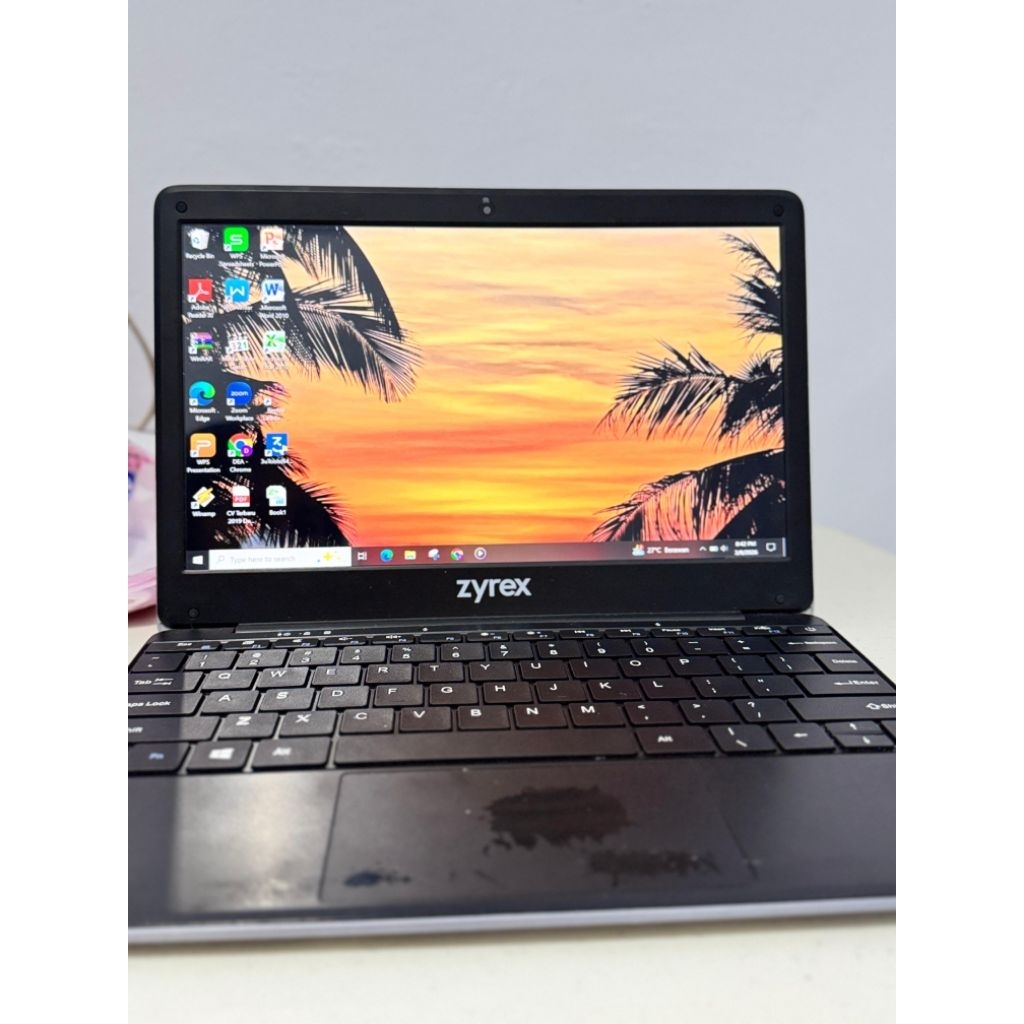 laptop zyrex 11,6inc  second 4GB/238GB