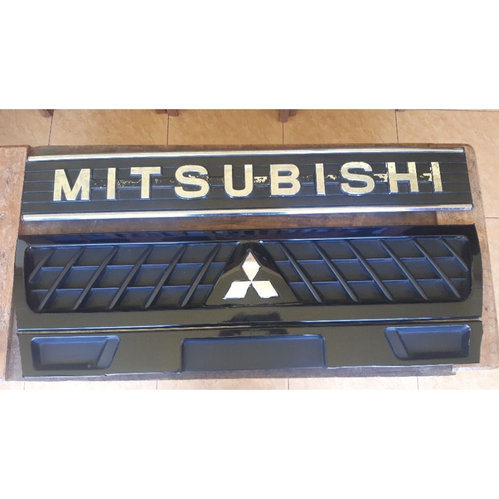 Grill L300 Tengah Front Grill ORIGINAL Lepasan tahun 2000 2021