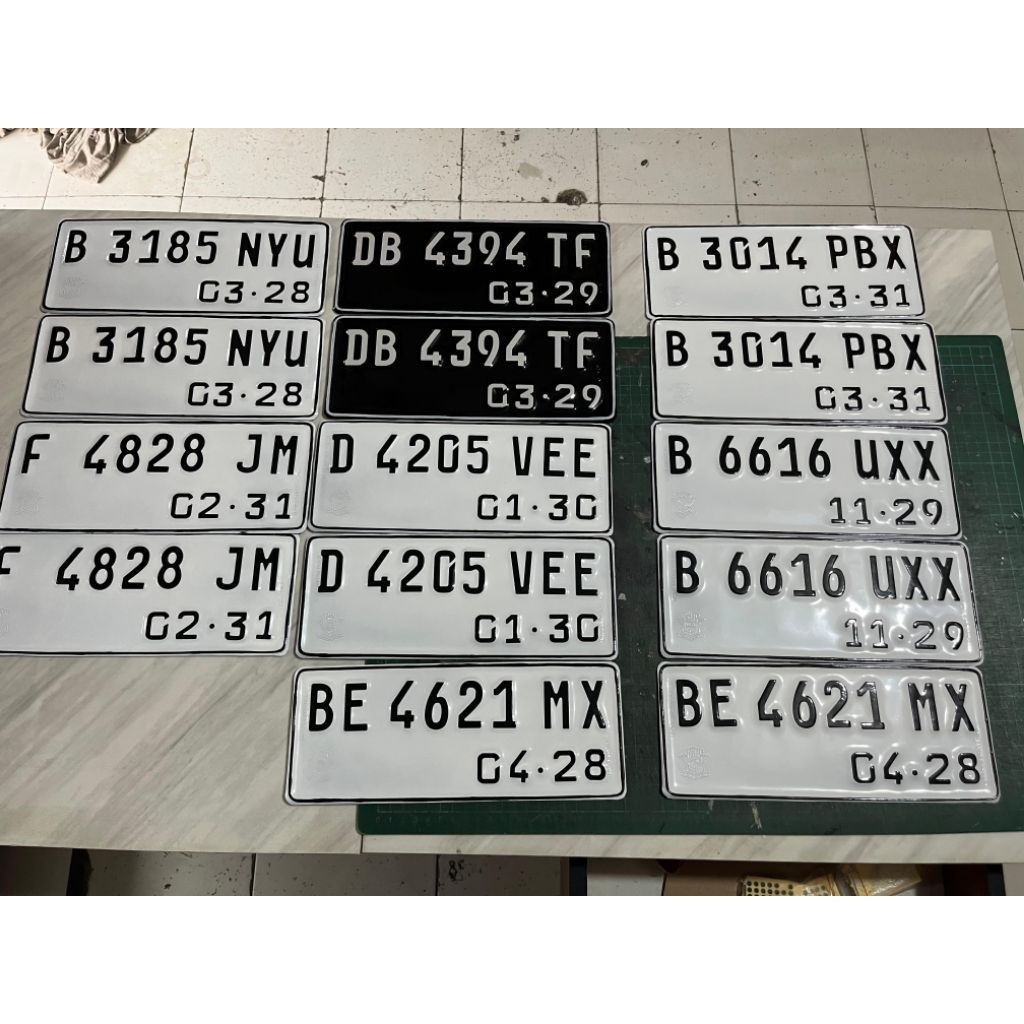 Plat Motor Putih - Plat Motor Hitam - Plat Motor Standar - Logo Timbul - Plat Nomor Motor - Plat Nom