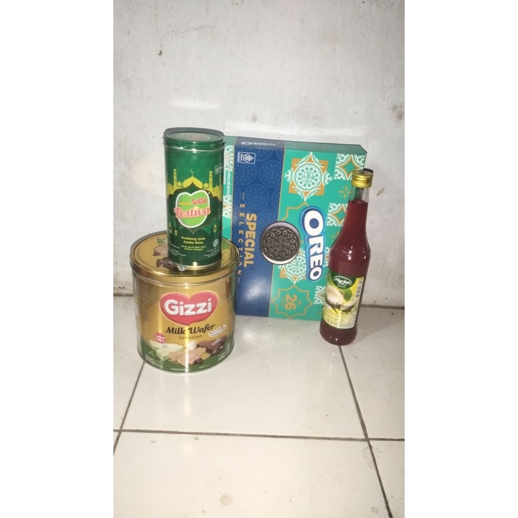parcel parsel paket lebaran (wafer gizzi, sirup Marjan, Oreo, permen salsa)