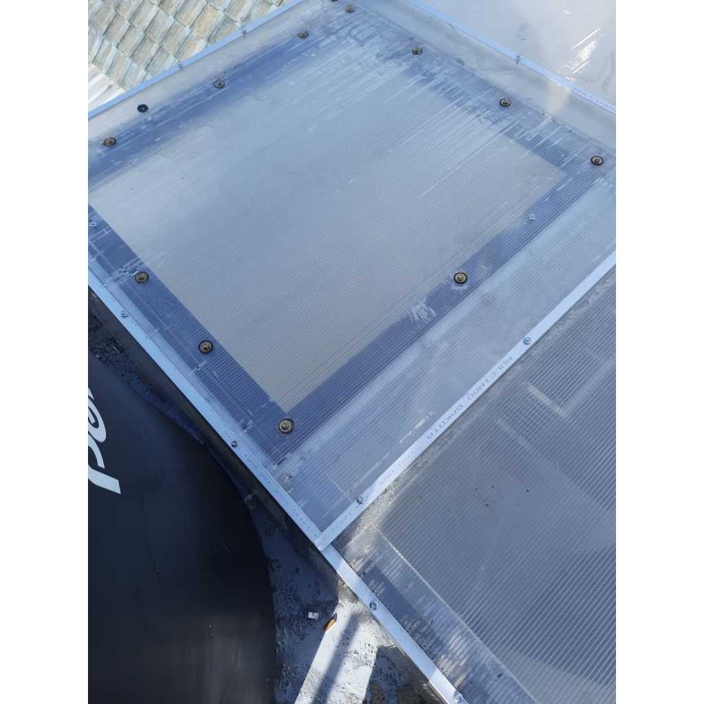 Kanopi Buka Tutup Polycarbonate