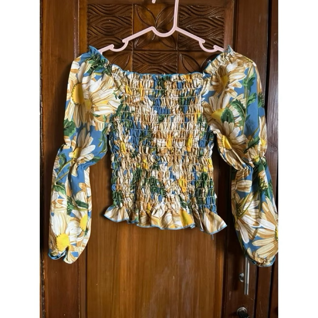 Preloved Sabrina Top Motif Bunga