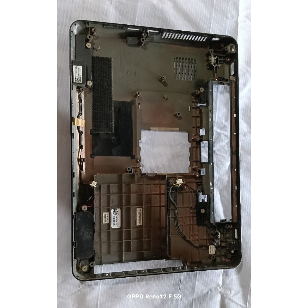 casing bawah/bottom case Dell Inspiron n4010 Original Bekas
