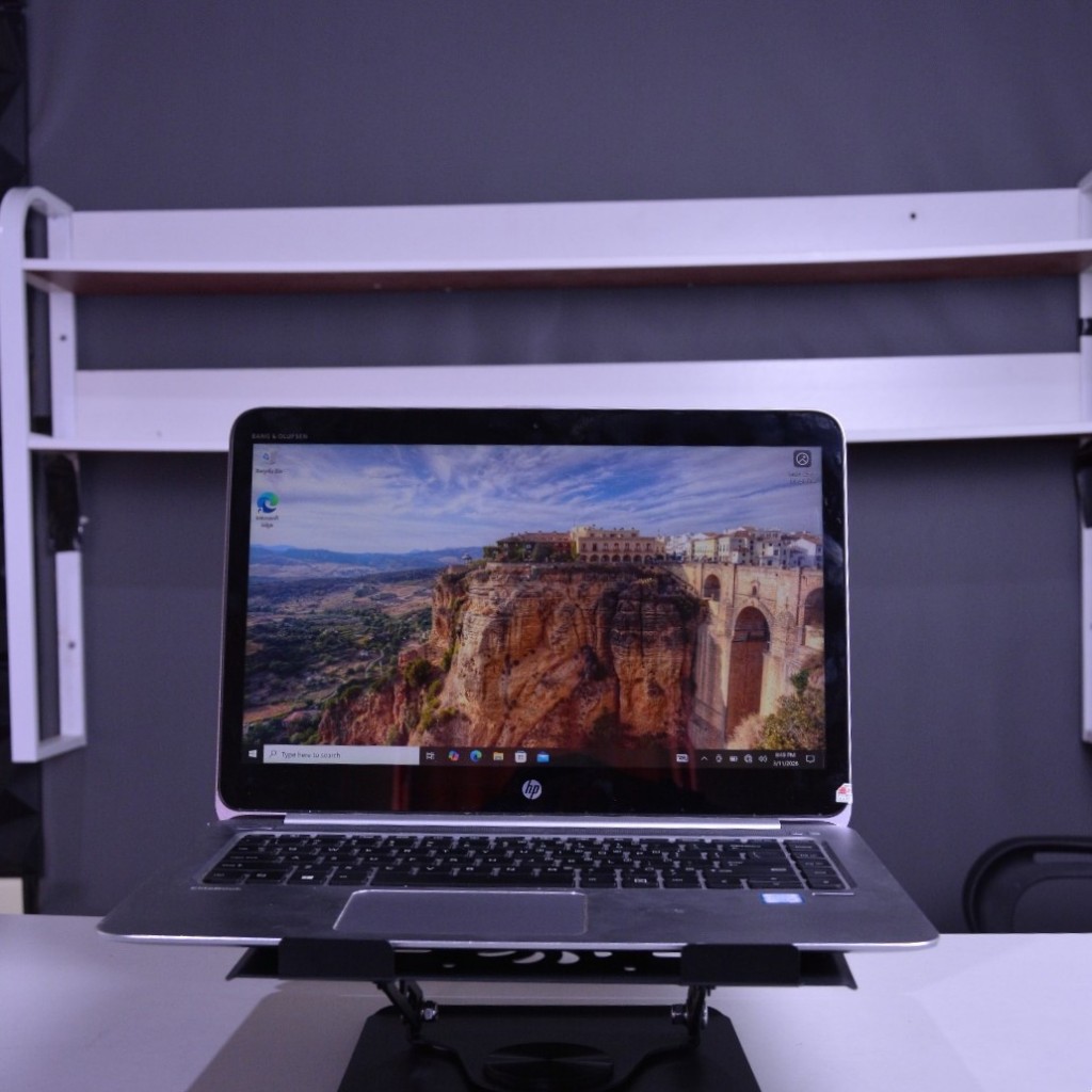 HP EliteBook Folio 1040 G3 Core i5 Gen 6 Laptop Bisnis Premium Tipis & Elegan, RAM 8GB, SSD 256GB Su