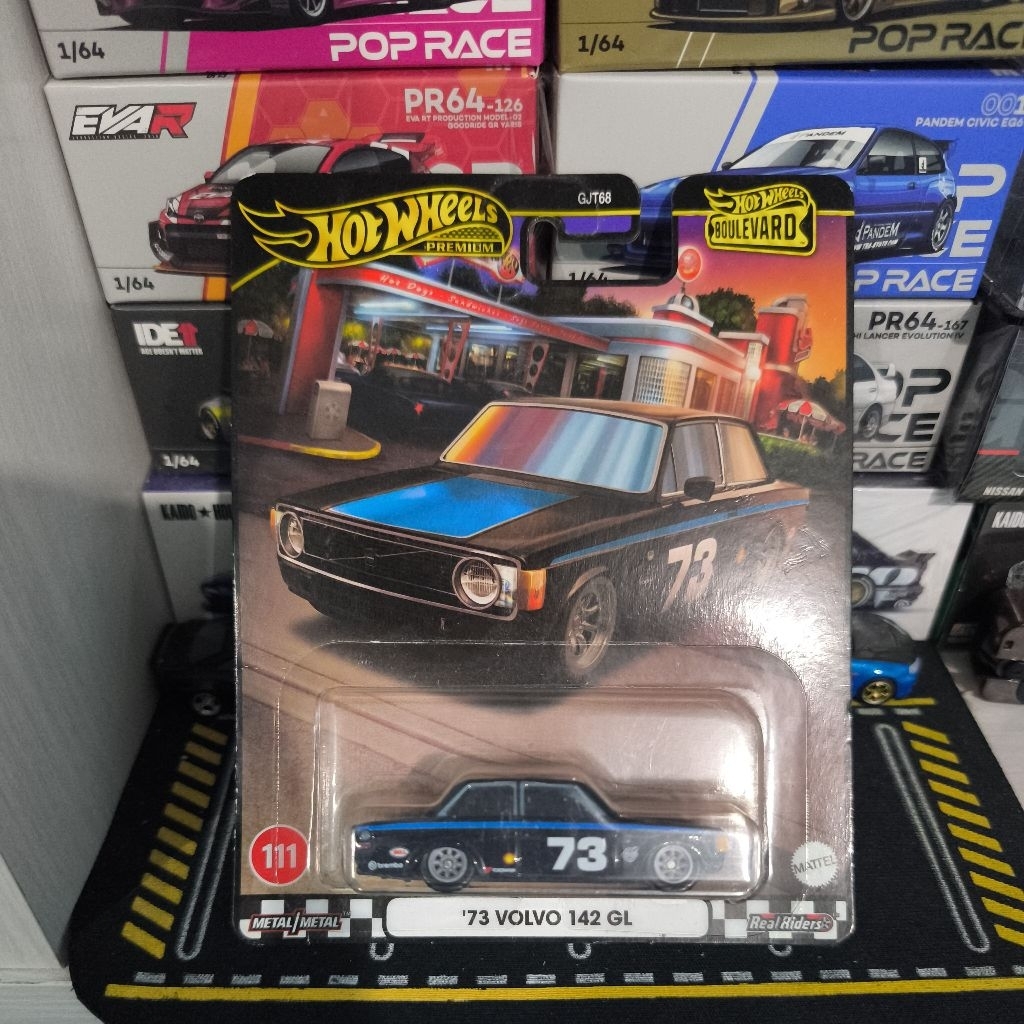 Hotwheels Premium Boulevard Volvo 142 GL