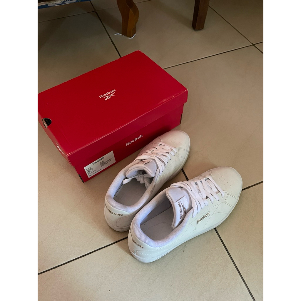 reebok tennis shoes (sepatu tennis putih)