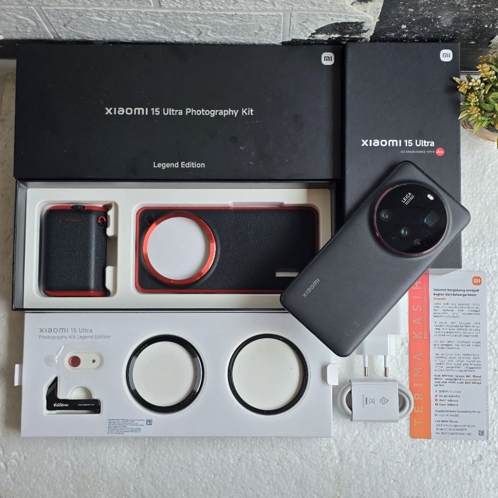 XIAOMI 15 ULTRA BLACK 16/512GB - RESMI INDONESIA - SECOND preloved