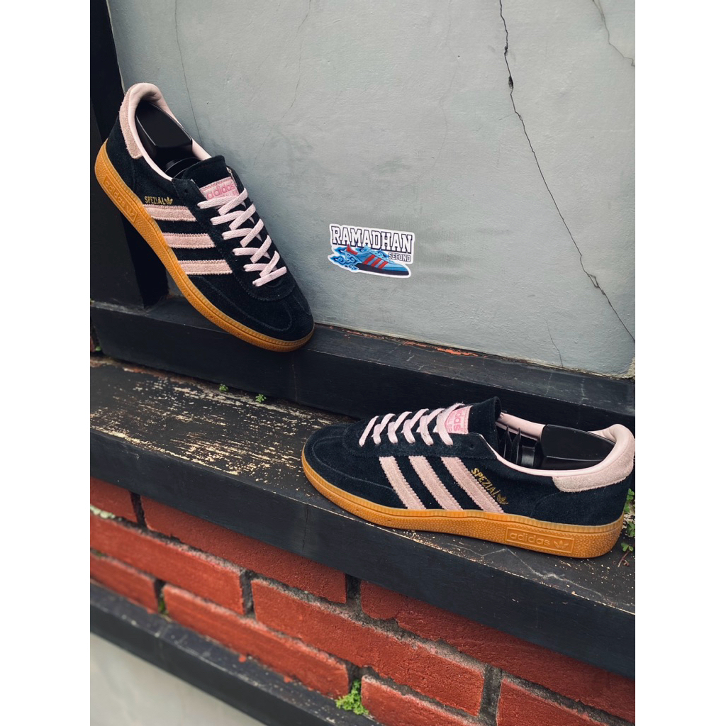 Adidas Spezial black pink