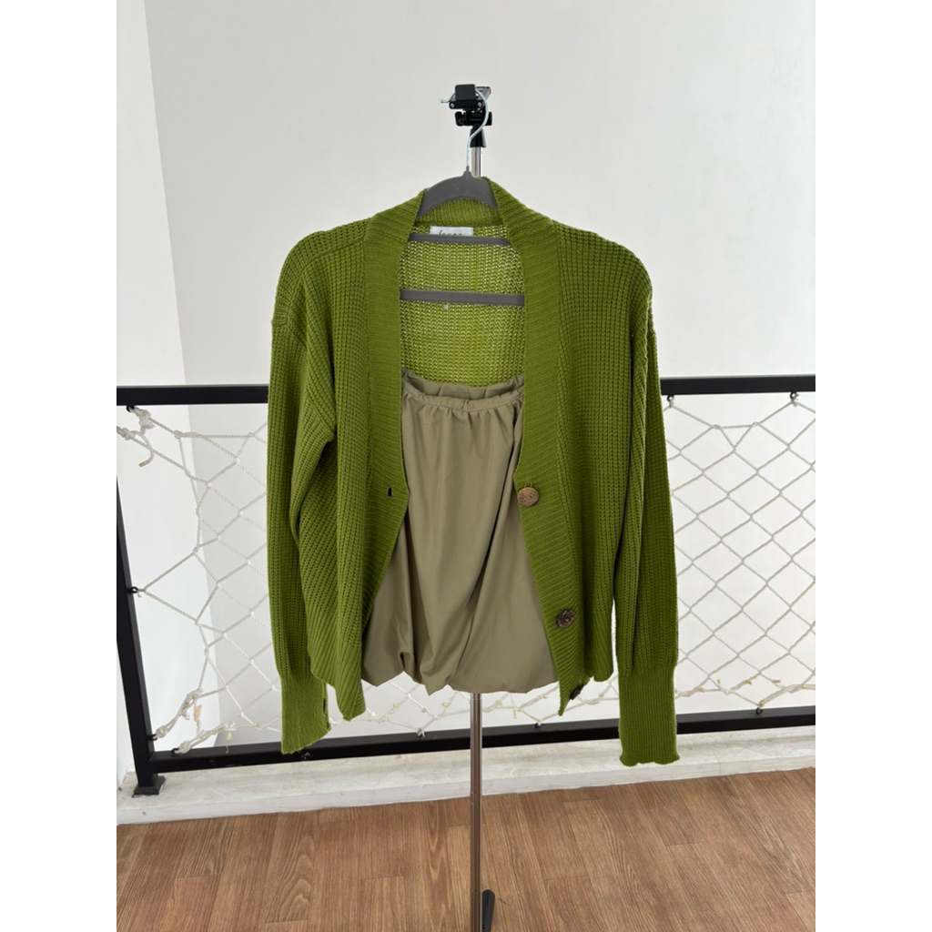 PRELOVED Set Cardigan Rajut Hijau dan Tank Top Balon | cardigan lebaran