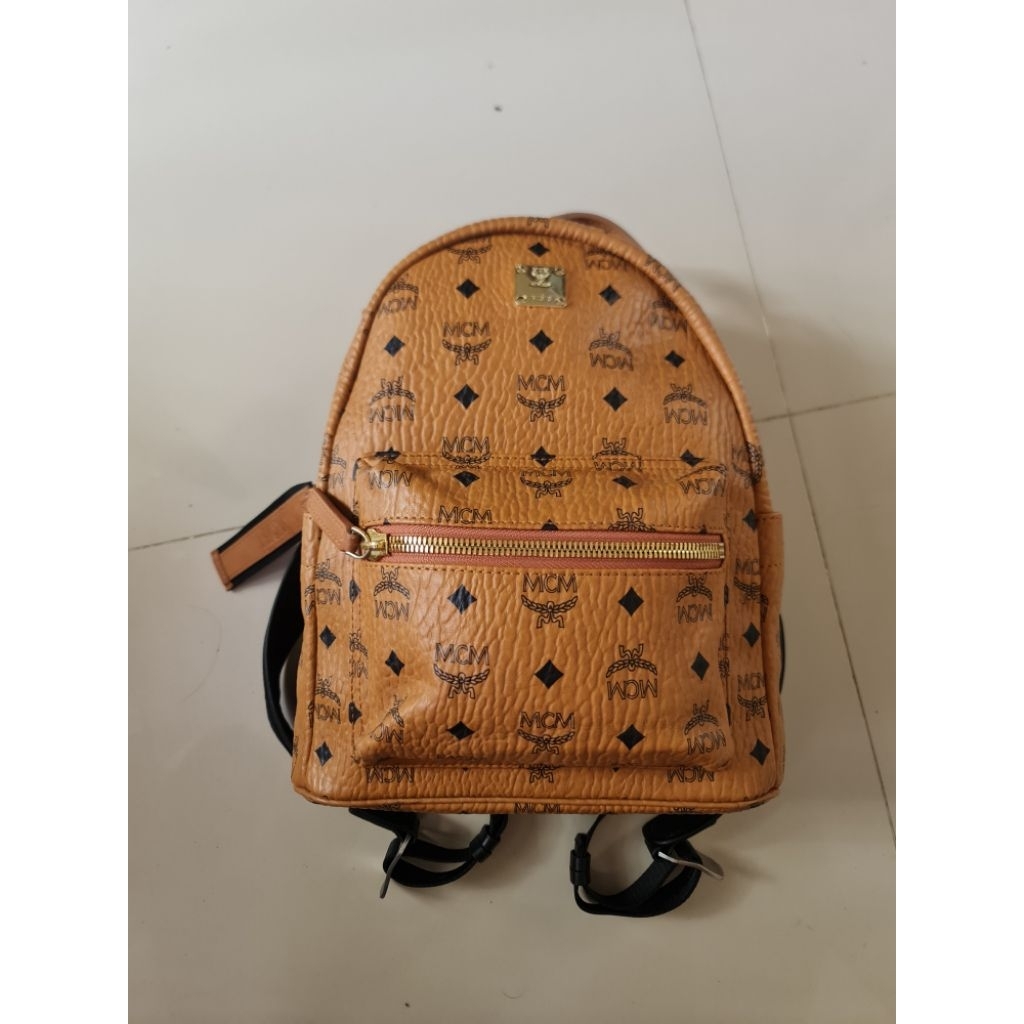086. Tas Ransel Wanita MCM Munchen Kulit Asli Backpack Medium Women Leather Cognac Color Authentic
M