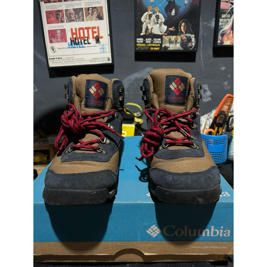 ORIGINAL SEPATU GUNUNG COLUMBIA ENDICOTT CLASSIC MID WP SIZE 42