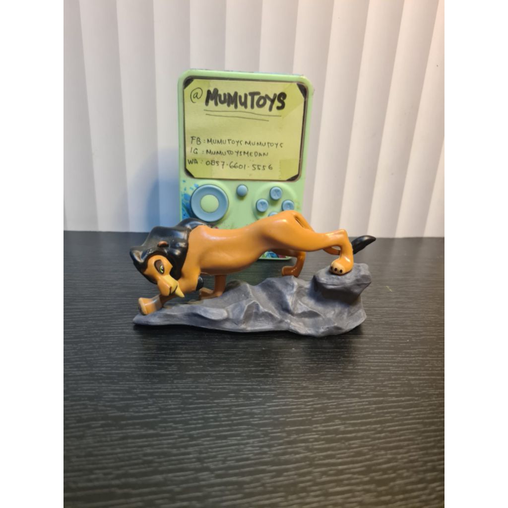 mainan figure the lion king scar