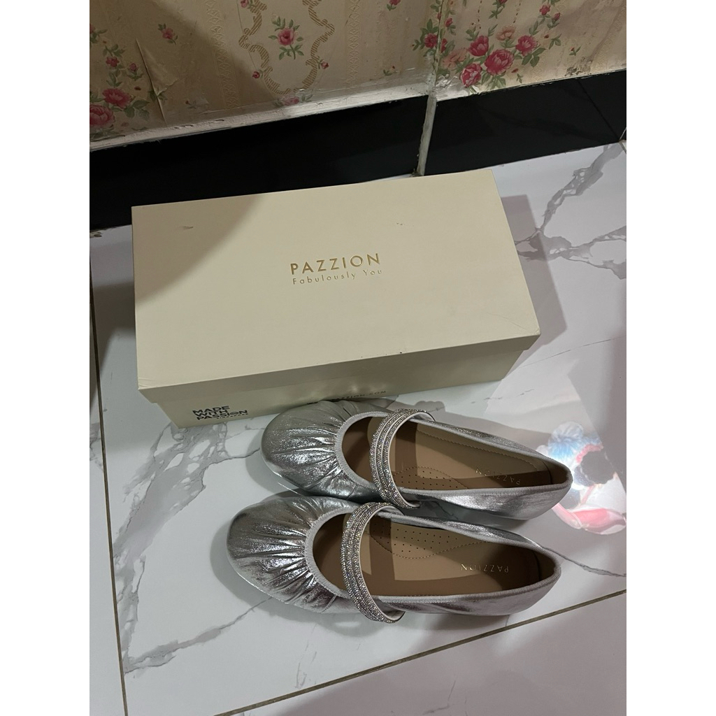 preloved pazzion flatshoes