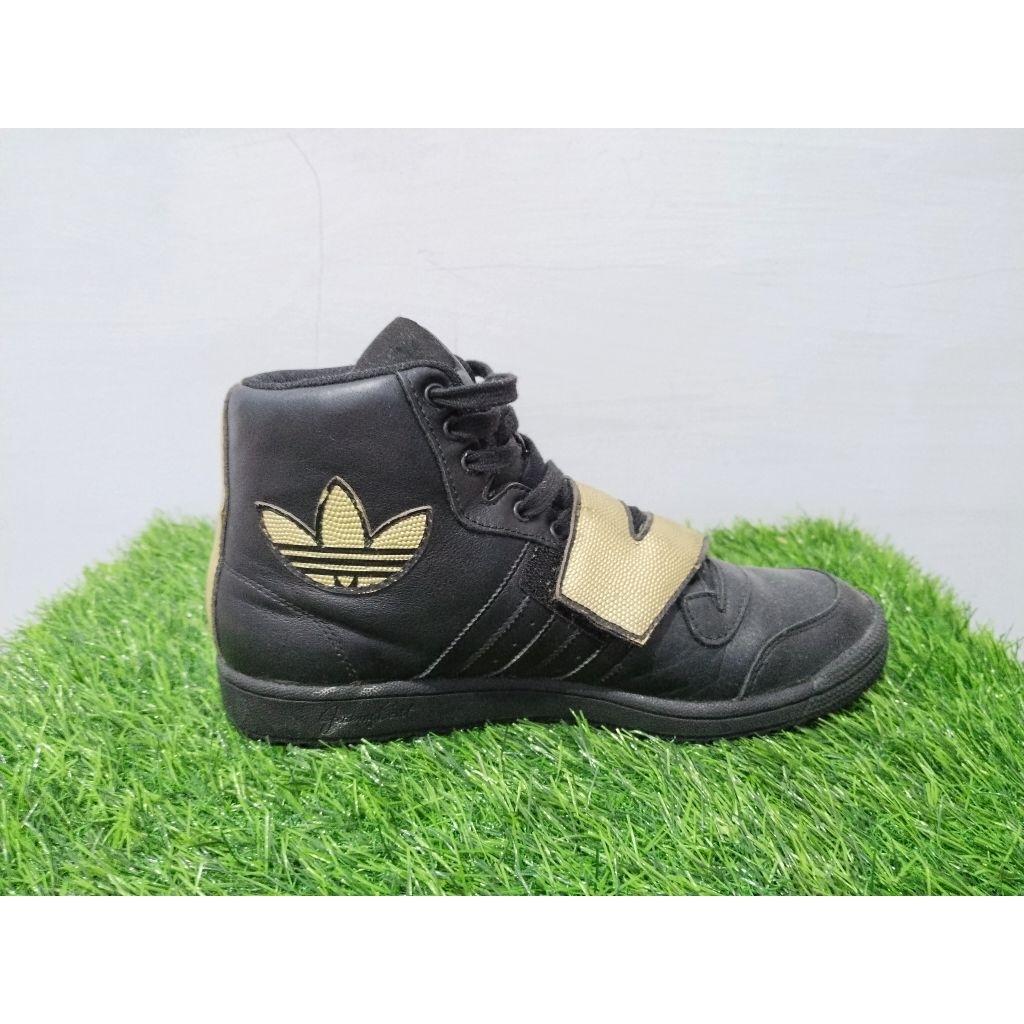 Designer Jeremy Scott Adidas Black Gold Letters  Size 43