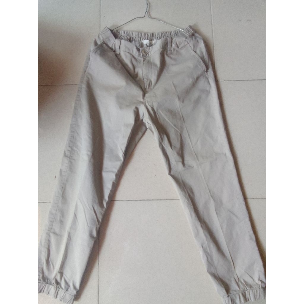 celana khakis wanita Giordano