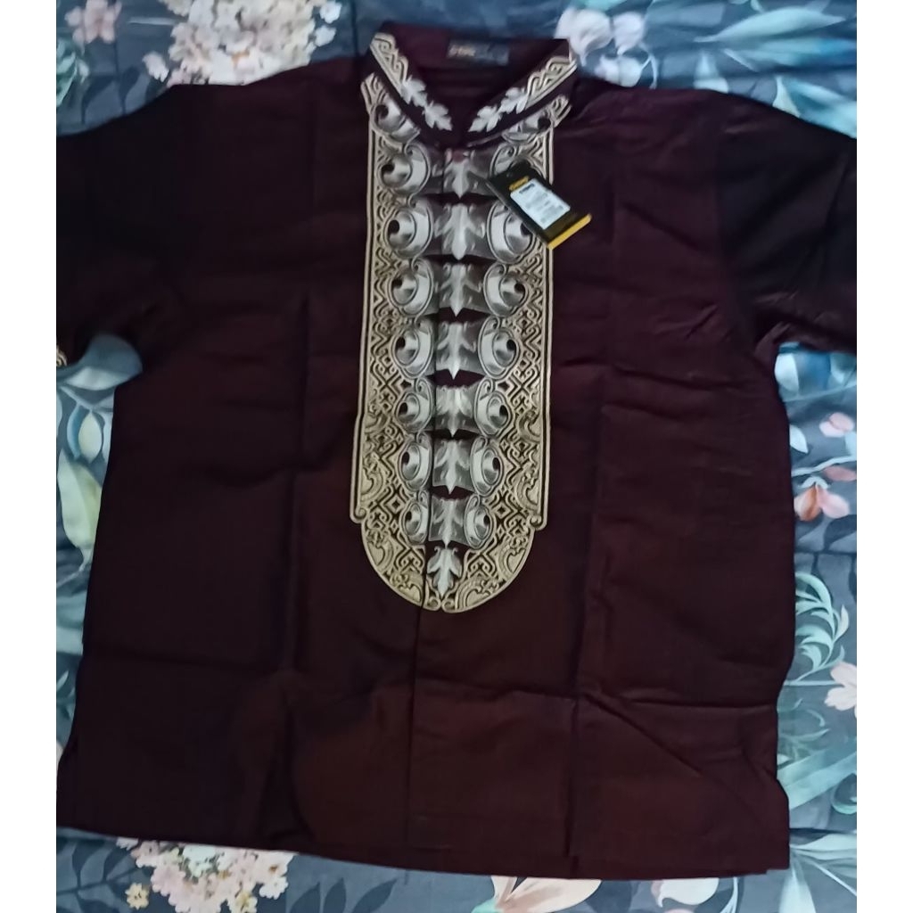 Baju Koko branded S 135 100% baru warna Maroon bordir kancing embos