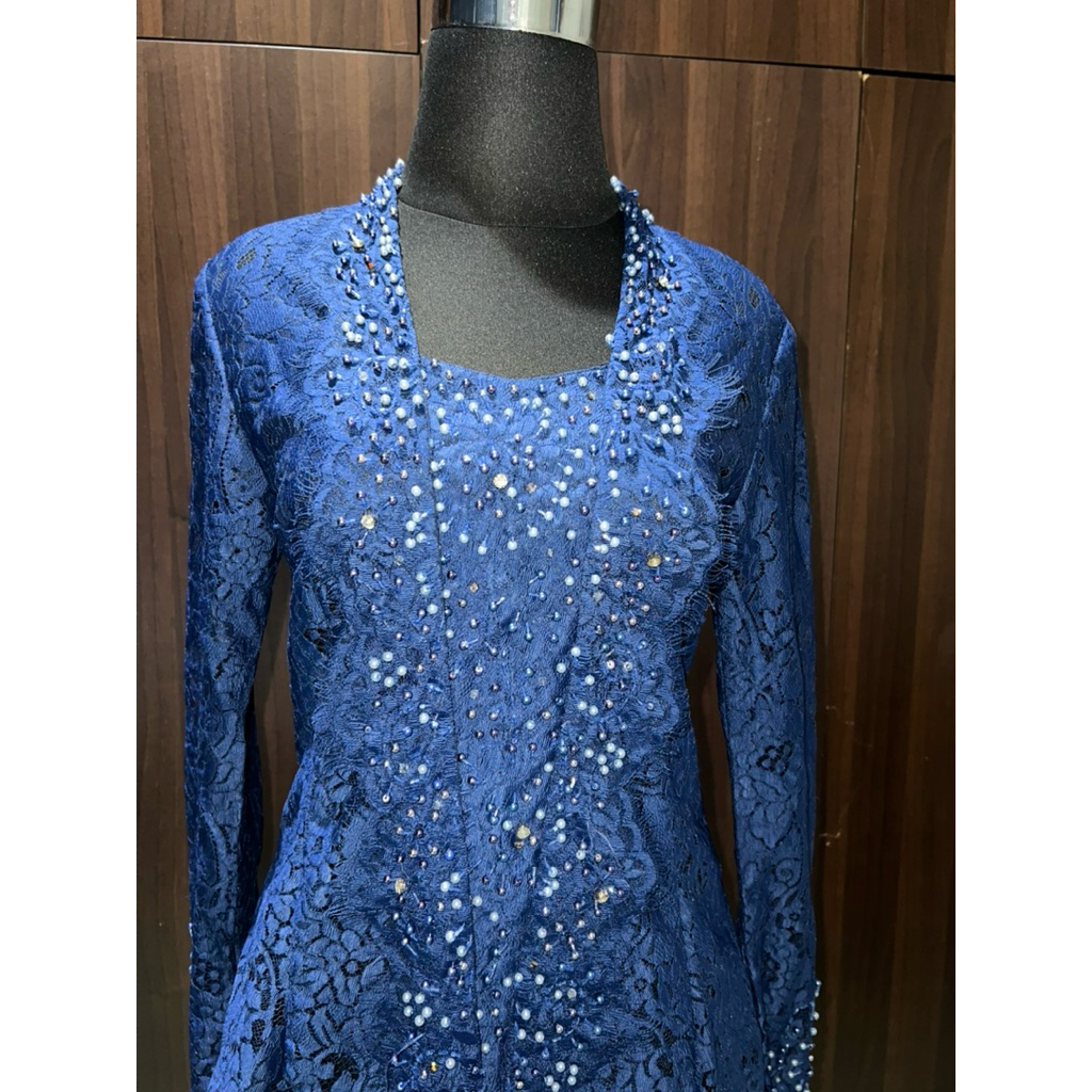 kebaya navy payet + lontorso