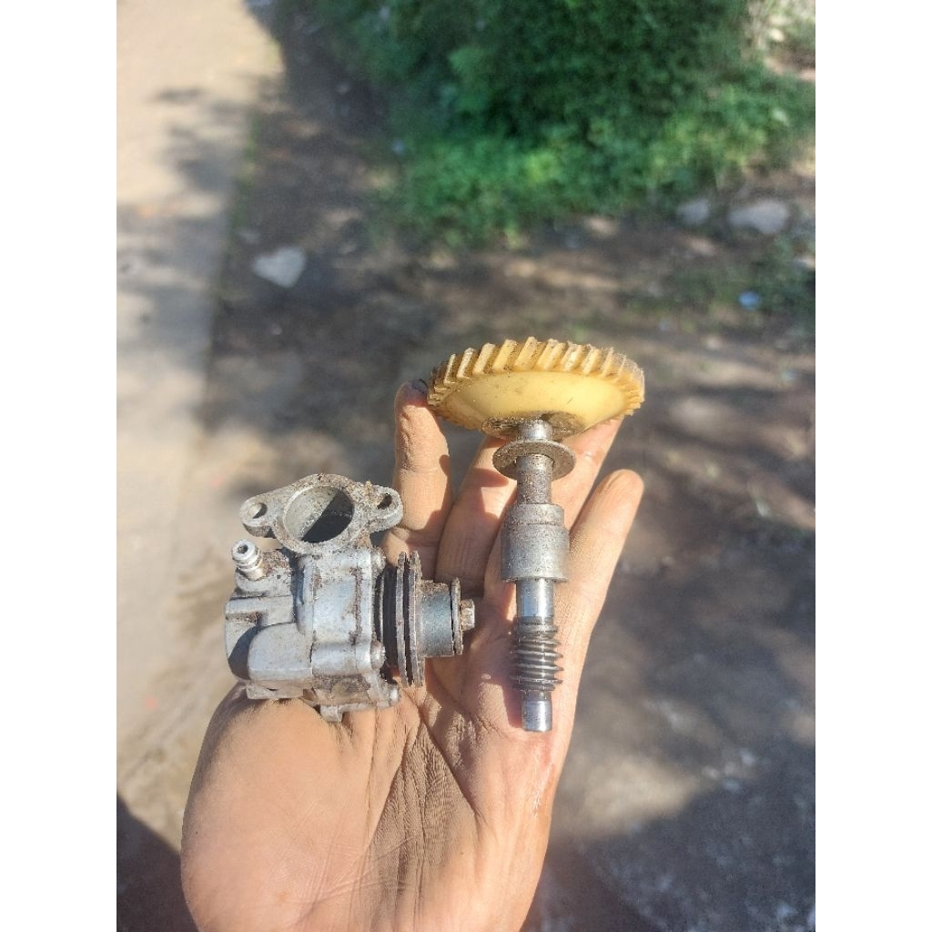 Pompa Oli Samping Yamaha L2S L2G L2 Super Yamaha YB Original