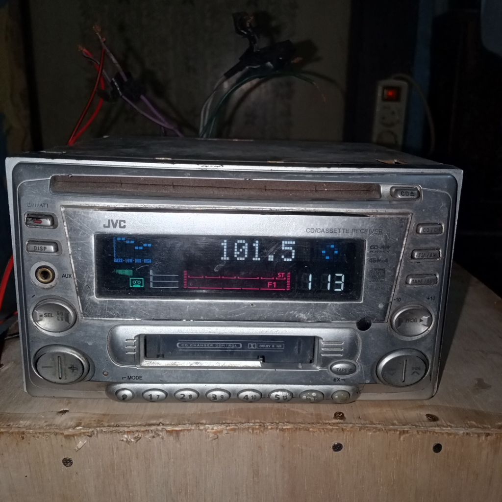 radio tipe mobil jvc Tampa soket