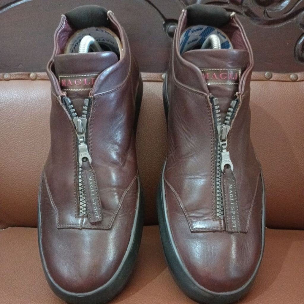 sepatu Bruno magli size 43