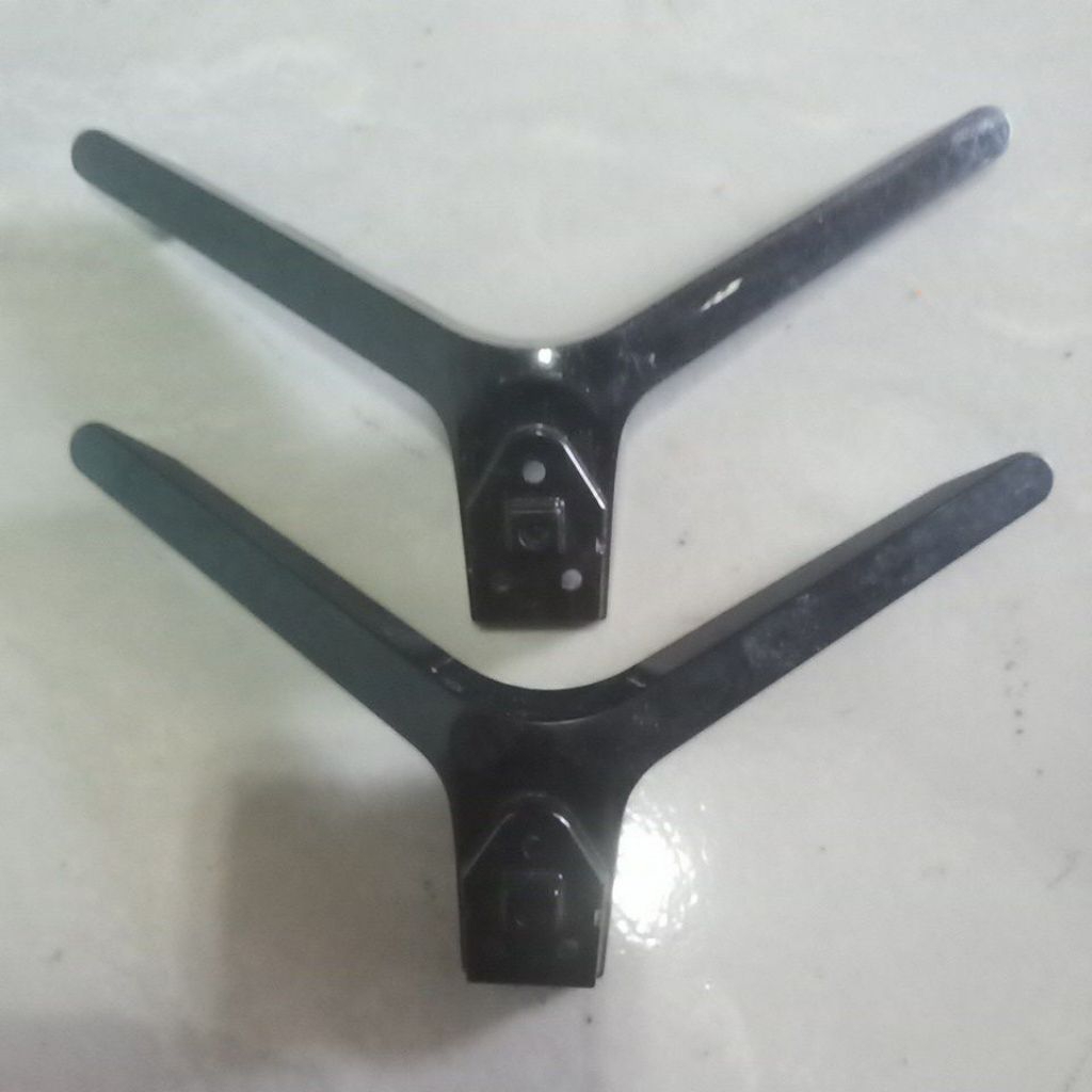 kaki tv polytron 24 in tipe PLD24TV1855