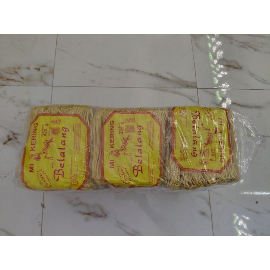 Mie kering cap Belalang