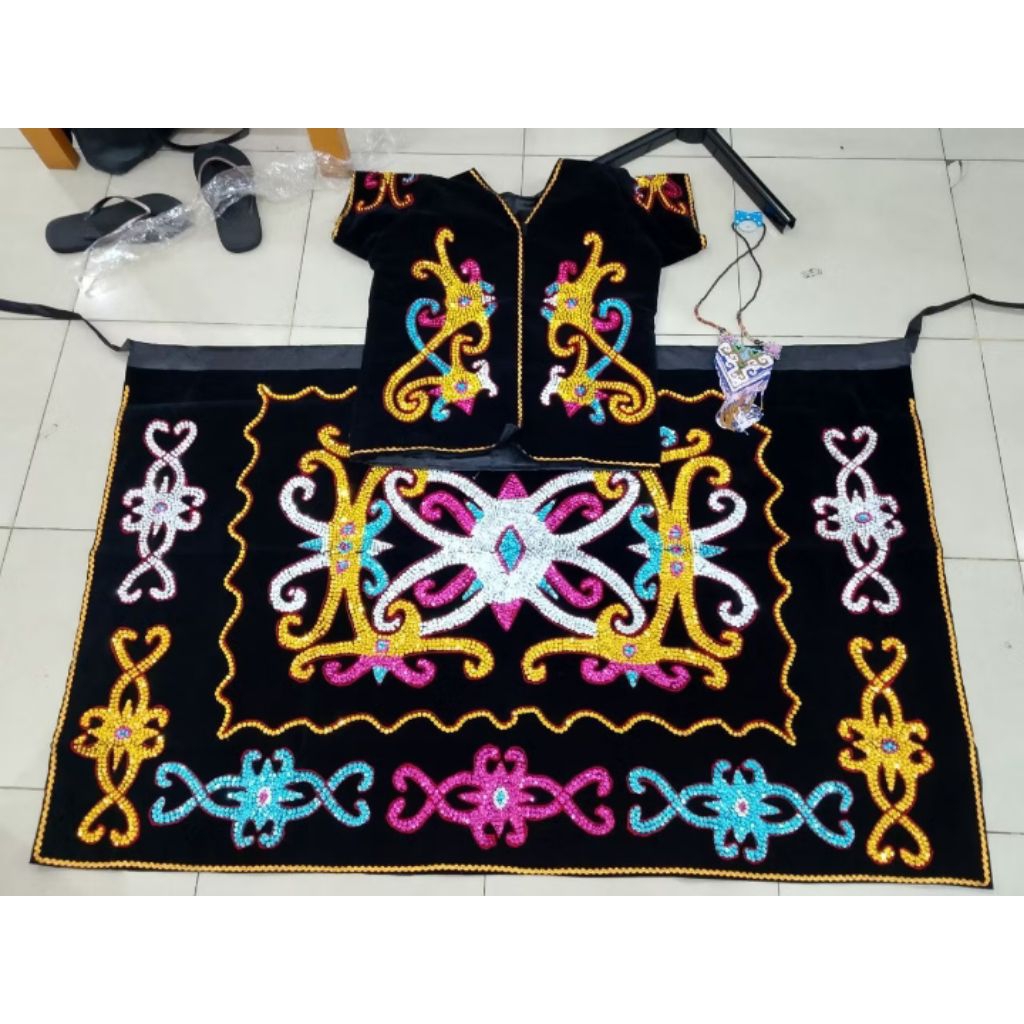 amzborneo.craft Baju Adat Dayak Dewasa Lengan Pendek//Kalung Batu S3
