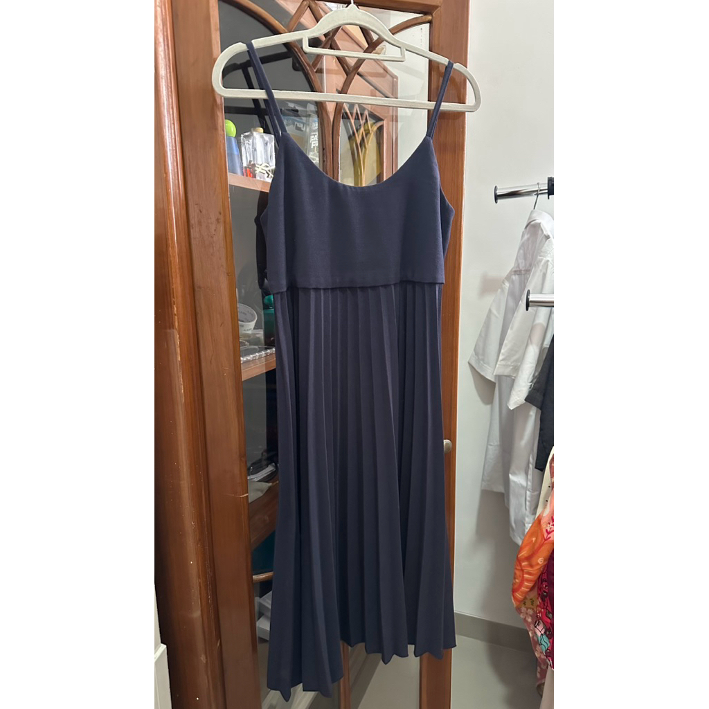 mango navy plisket dress