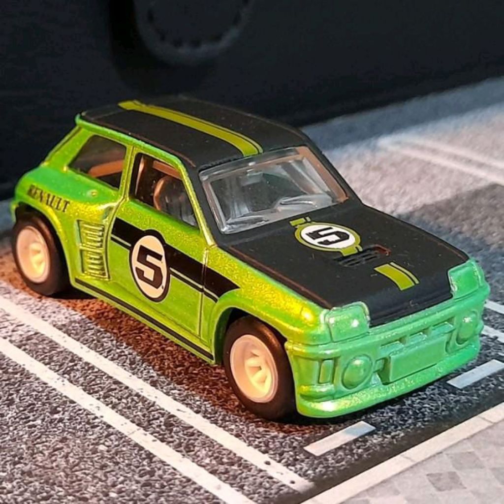 Hot Wheels Premium Boulevard - Renault 5 Turbo (LOOSE)