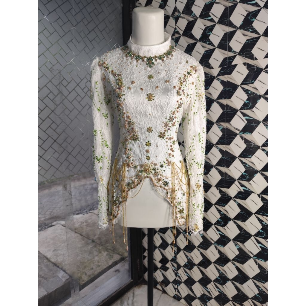 Kebaya Wisuda Muslim