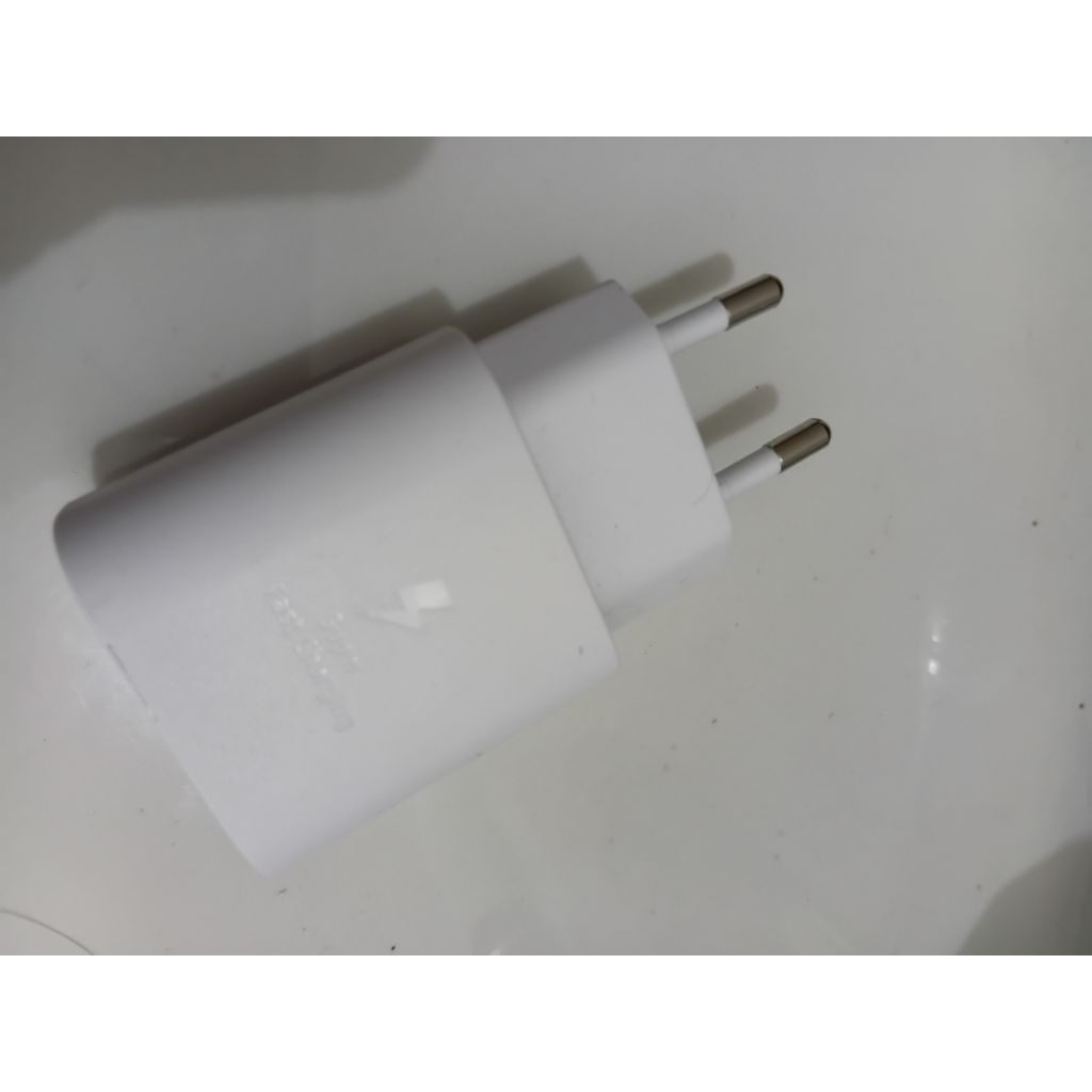 kepala charger pengisian daya cepat