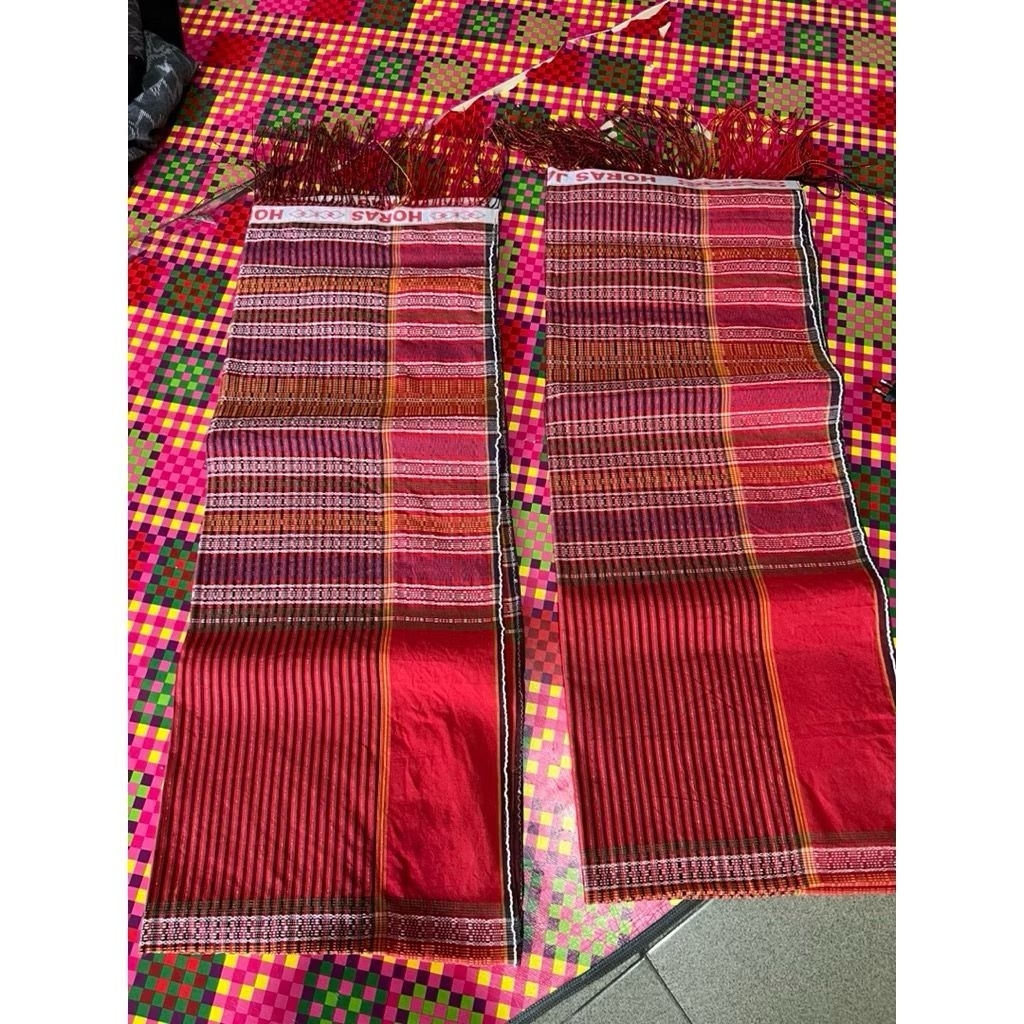 Ulos Ragihotang-Ulos Sirara