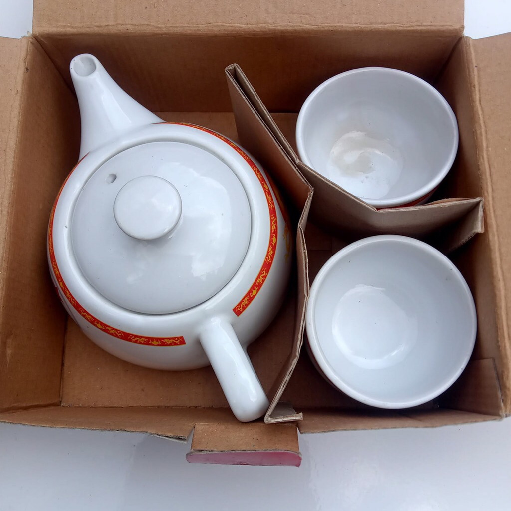 TEKO DAN GELAS BINTANG PILSENER