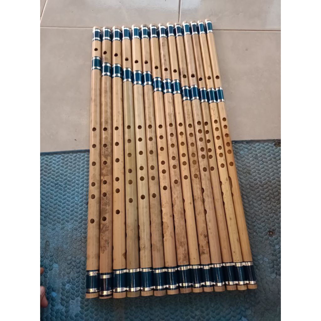 suling bambu satu set isi 16