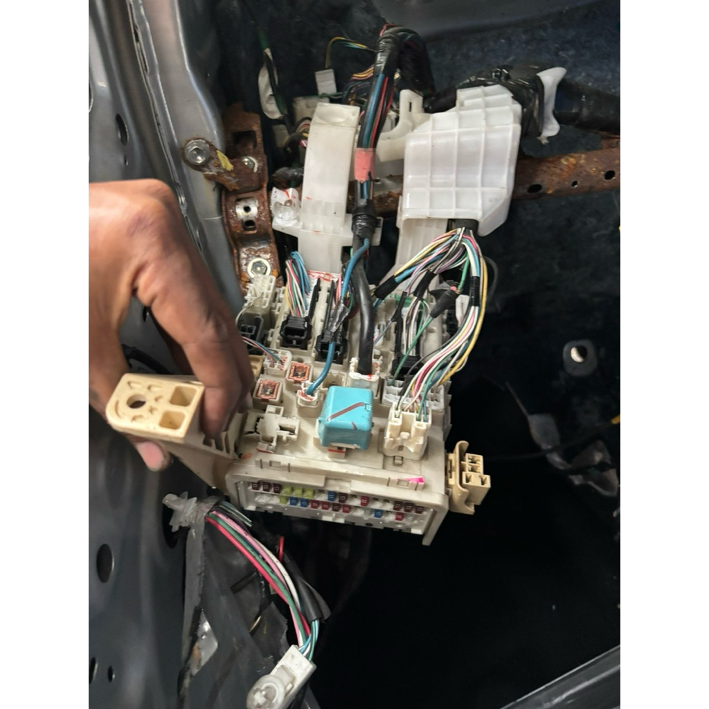 box sekring yaris bakpao original