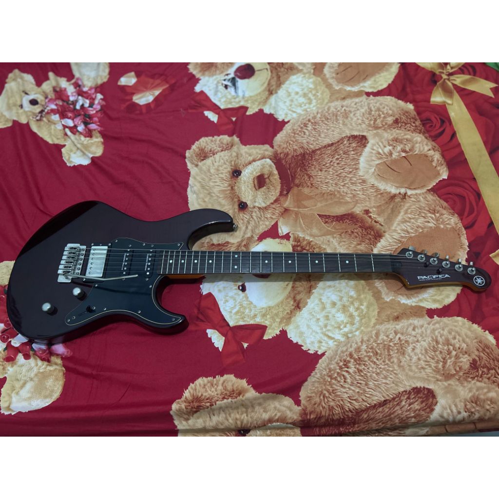 GITAR YAMAHA PACIFICA 612