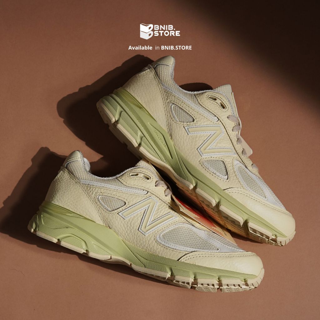 Sepatu Sneakers Pria NB 990 V4 Made in USA Macadamia Nut Original