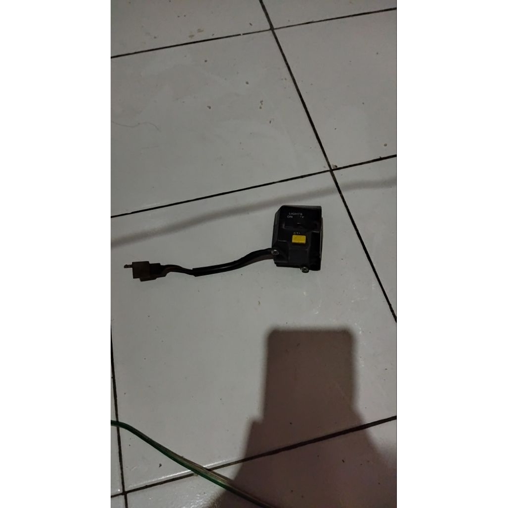 holder kanan bagian stater bekas f1zr ori copotan