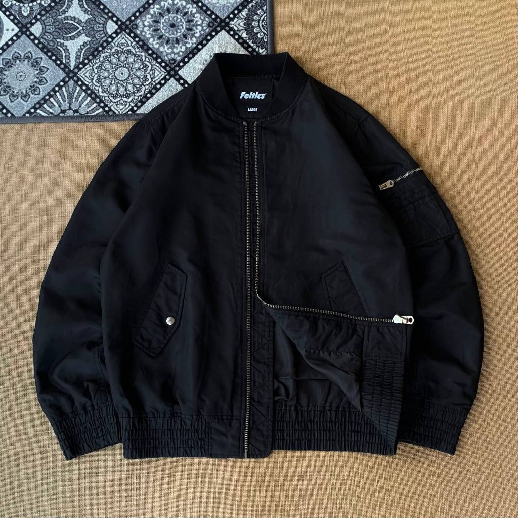 jaket Feltics size L (seperti baru) 100% original 190326Q