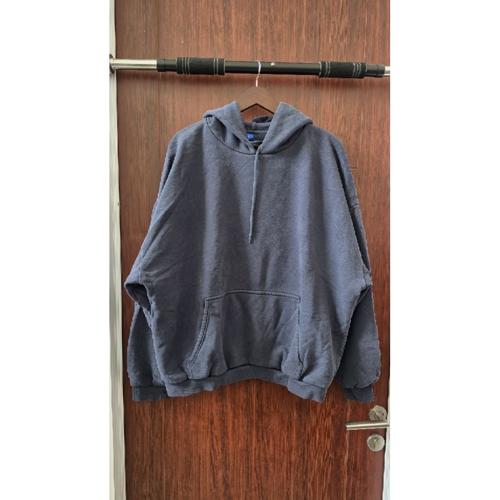 hoodie yzy M 70x66cm biru