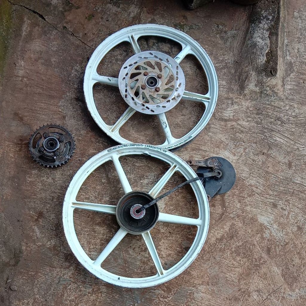 JUAL VELG BEKAS ZUSUKI DEPAN,BELAKANG  COPOTAN PALANG 6