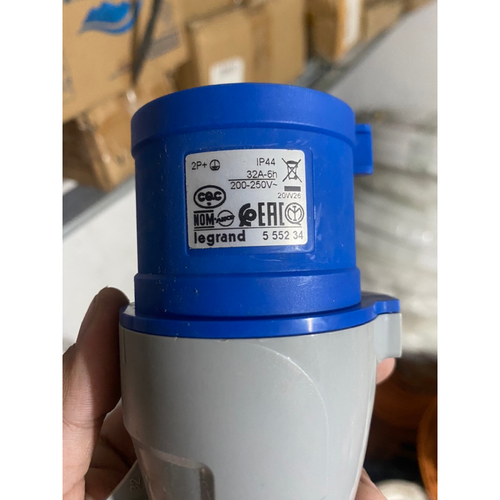 mounting plug legrand 1 phase 32a