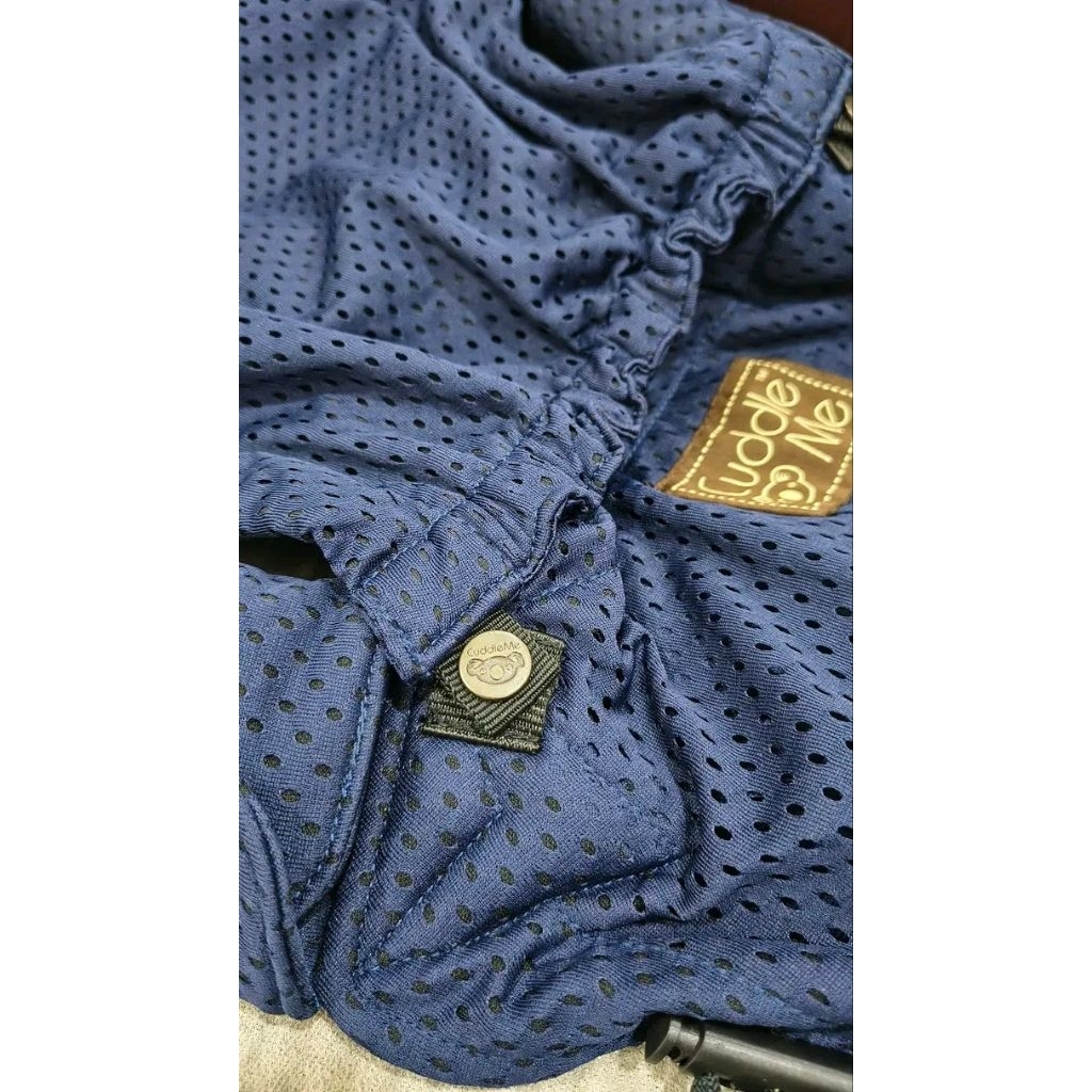 gendongan M shape preloved