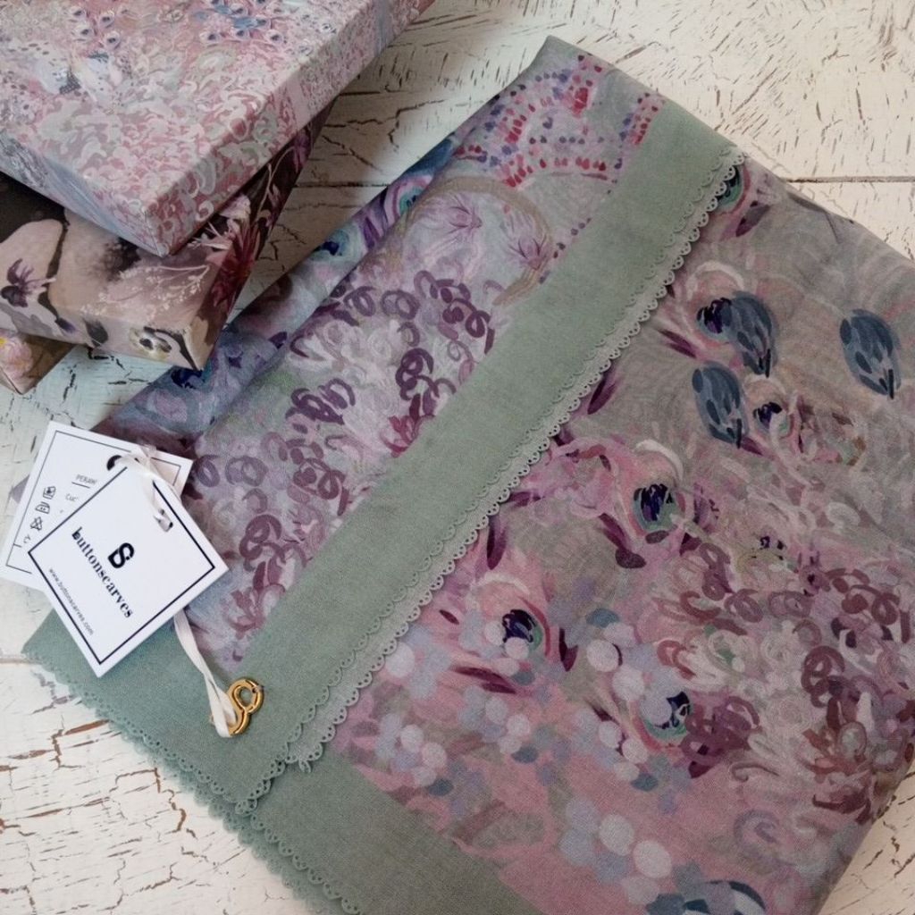 buttonscarves warehouse sale as is