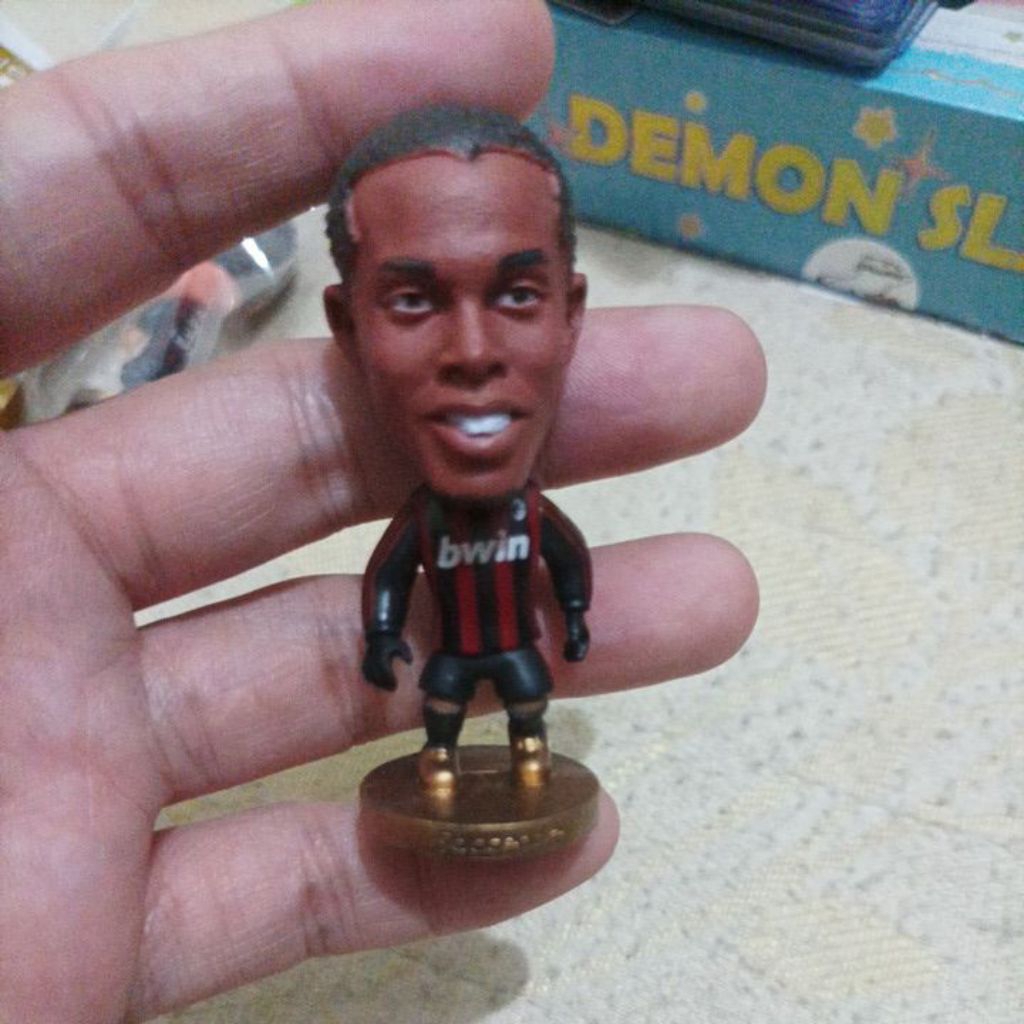 Action Figure Ronaldinho AC MILAN SOCCERWE