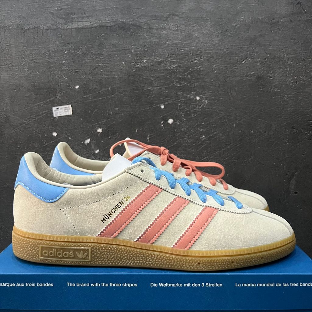 Merah-Biru-Cream (Munchen)