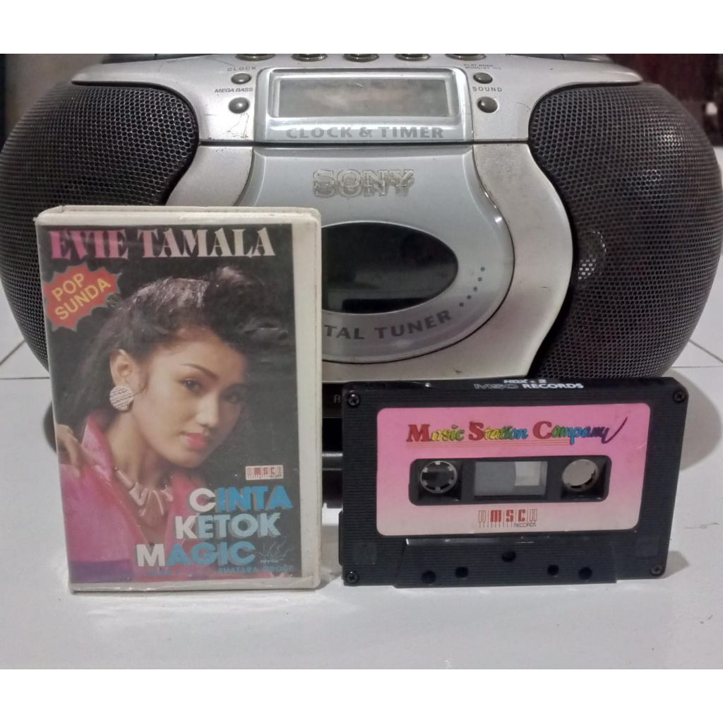 Kaset Pita Evie Tamala - Evi Tamala