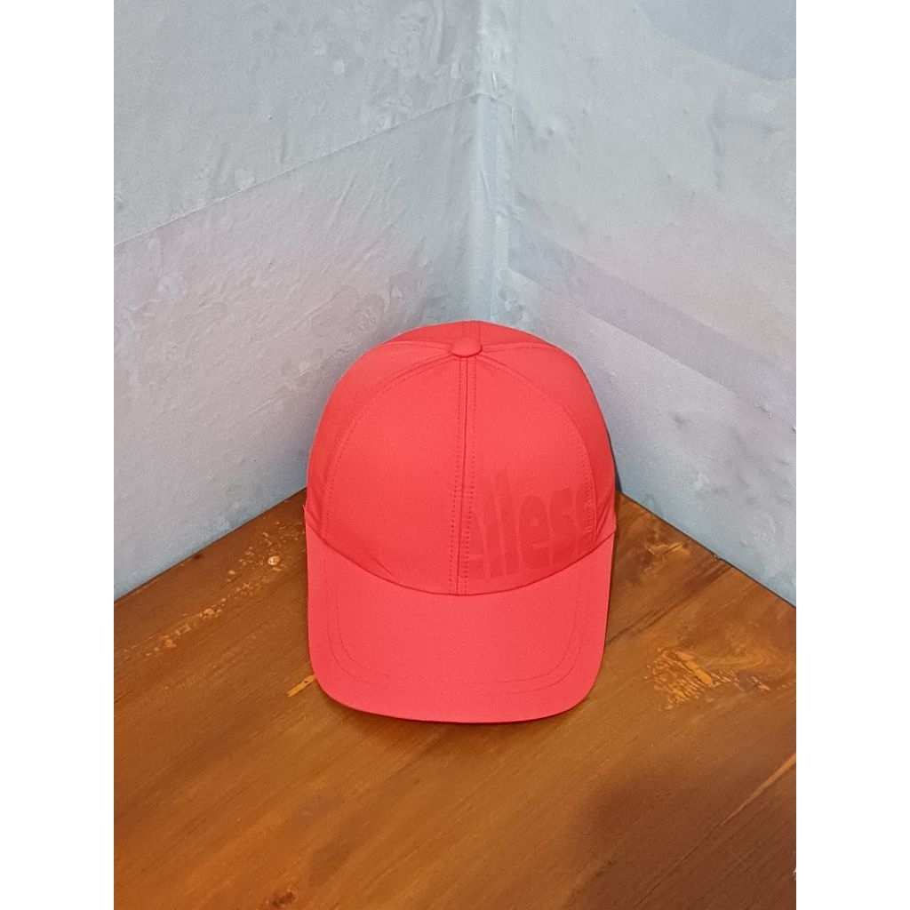 topi vintage ellesse second