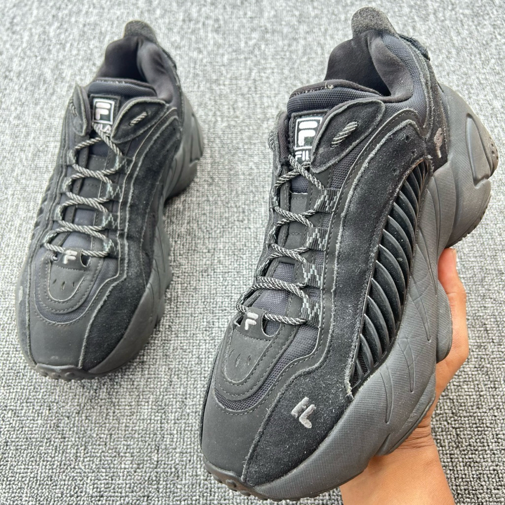 Sepatu FILA Ade Leather Full Black Size 41 Panjang Insole 25.5 cm