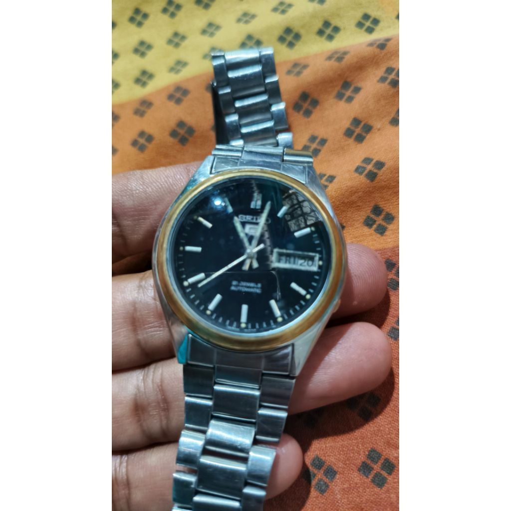 Seiko 5 Dial Hitam